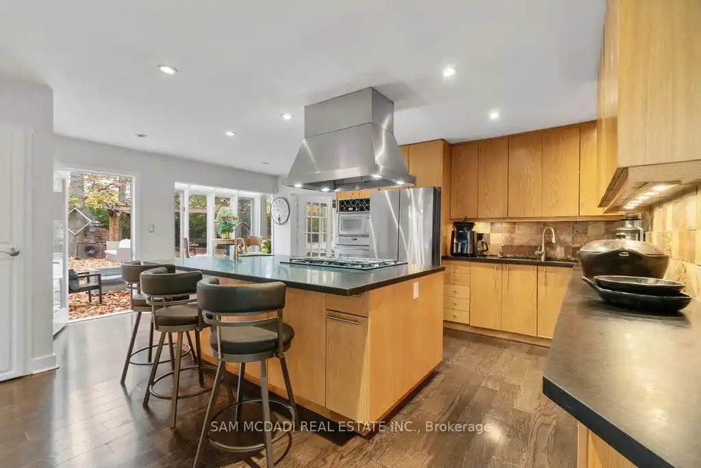 988 Tennyson Avenue, Mississauga (W12778942) – image 15