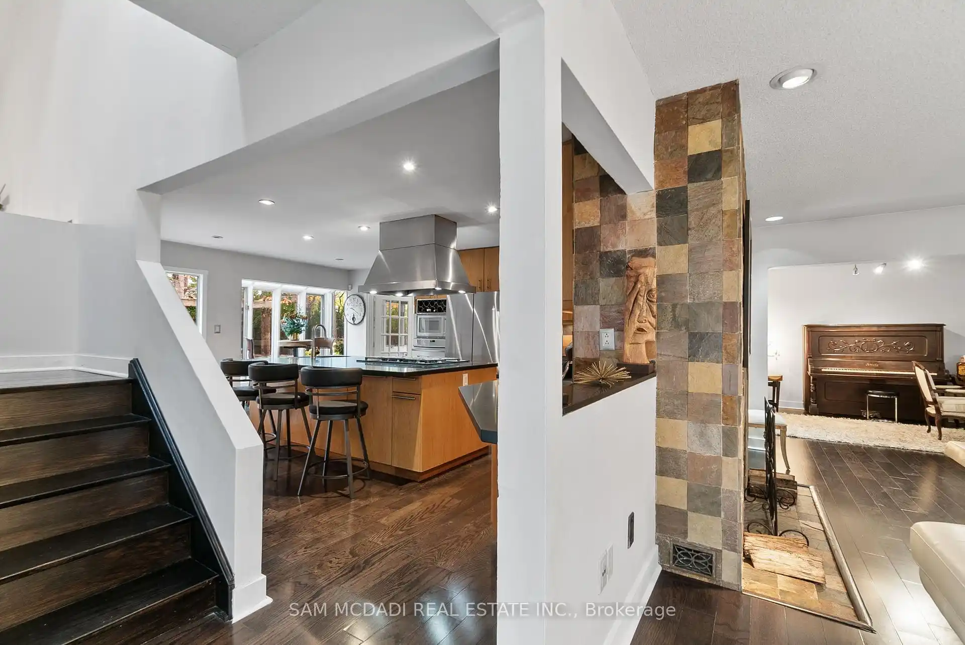 988 Tennyson Avenue, Mississauga (W12778942) – image 18