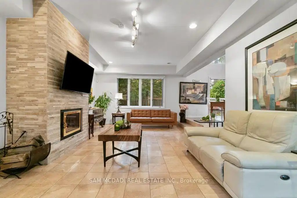 988 Tennyson Avenue, Mississauga (W12778942) – image 27