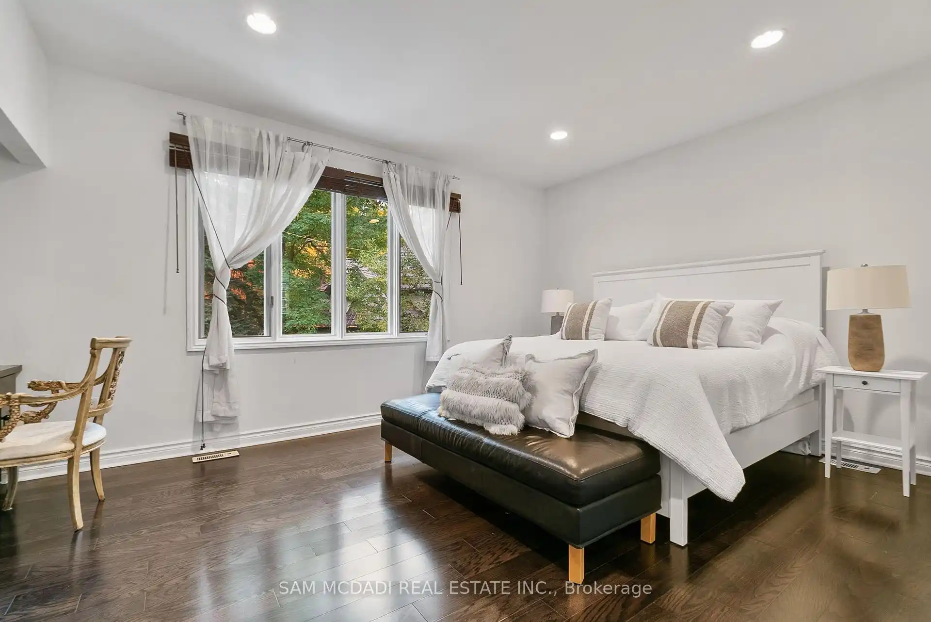 988 Tennyson Avenue, Mississauga (W12778942) – image 31