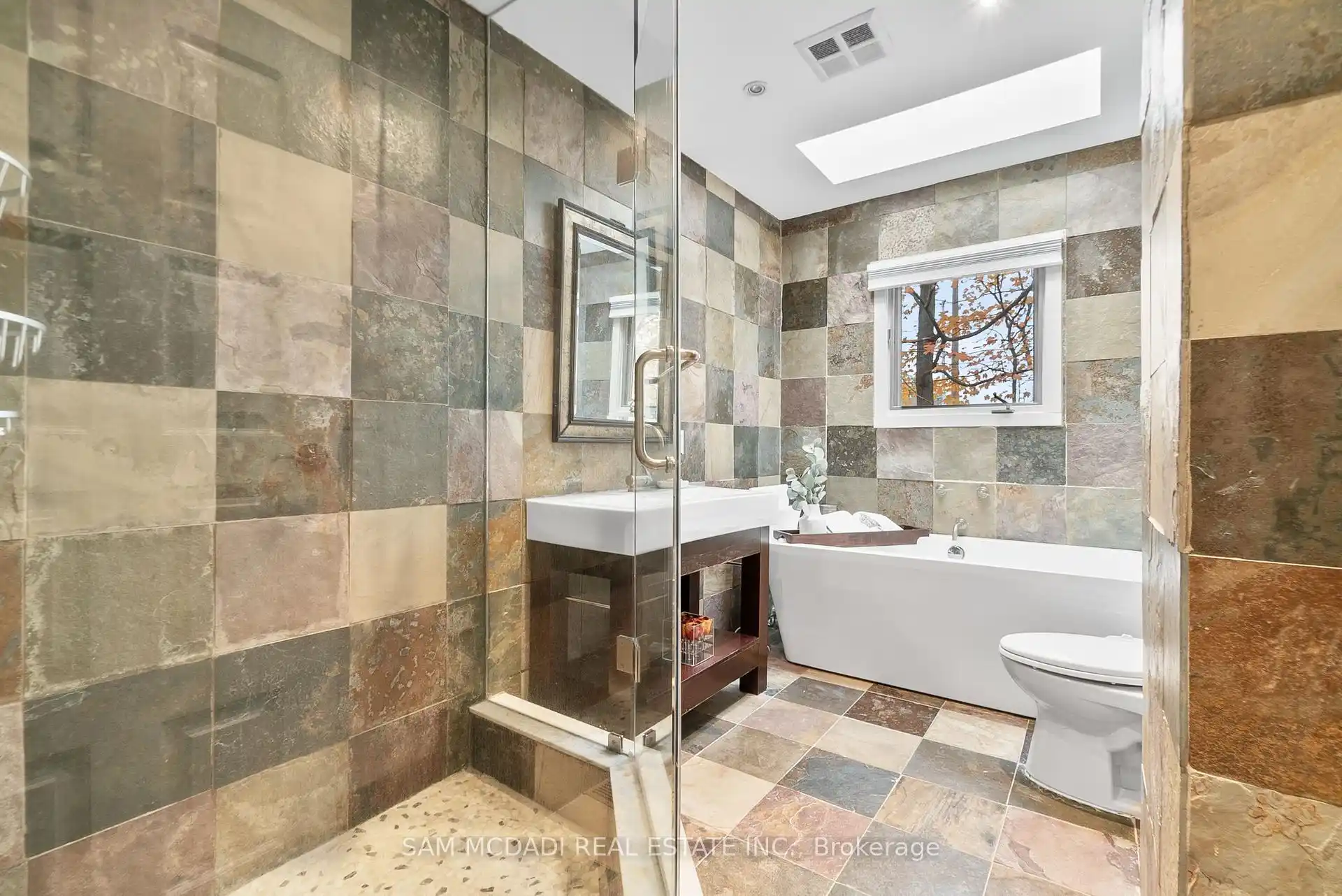 988 Tennyson Avenue, Mississauga (W12778942) – image 32