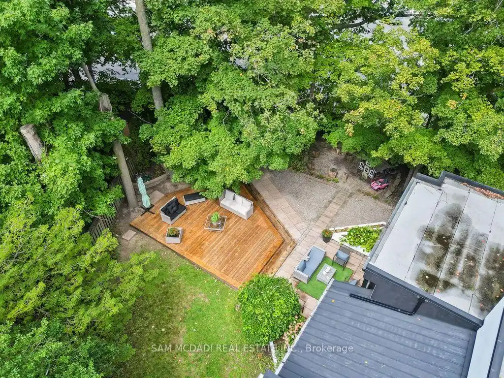 988 Tennyson Avenue, Mississauga (W12778942) – image 7