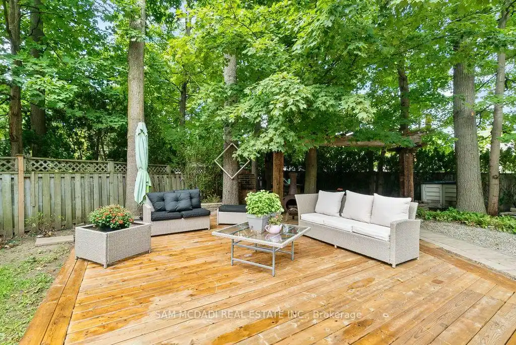 988 Tennyson Avenue, Mississauga (W12778942) – image 8