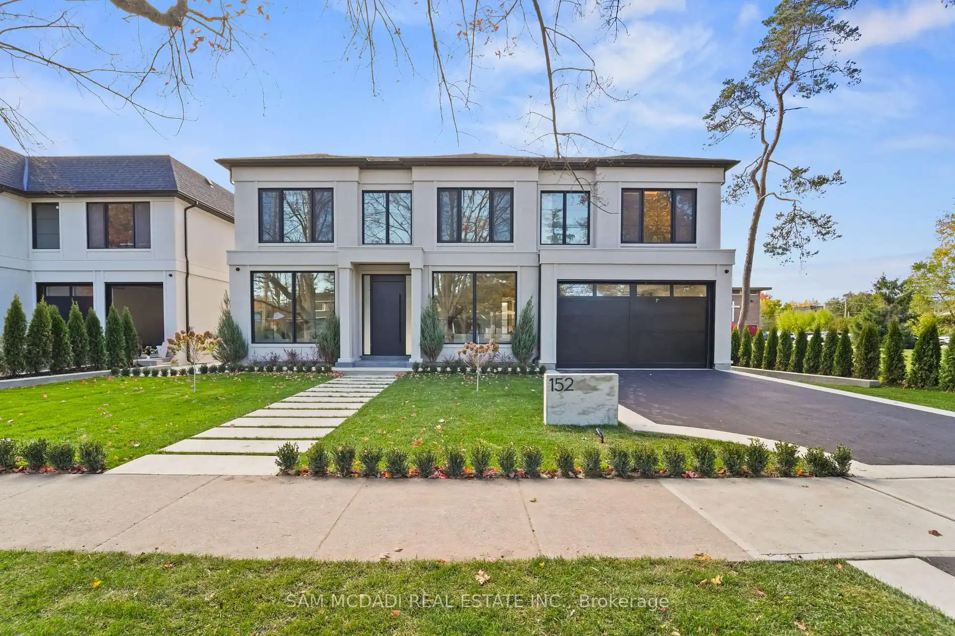152 Third Line, Oakville (W12821740) – image 1