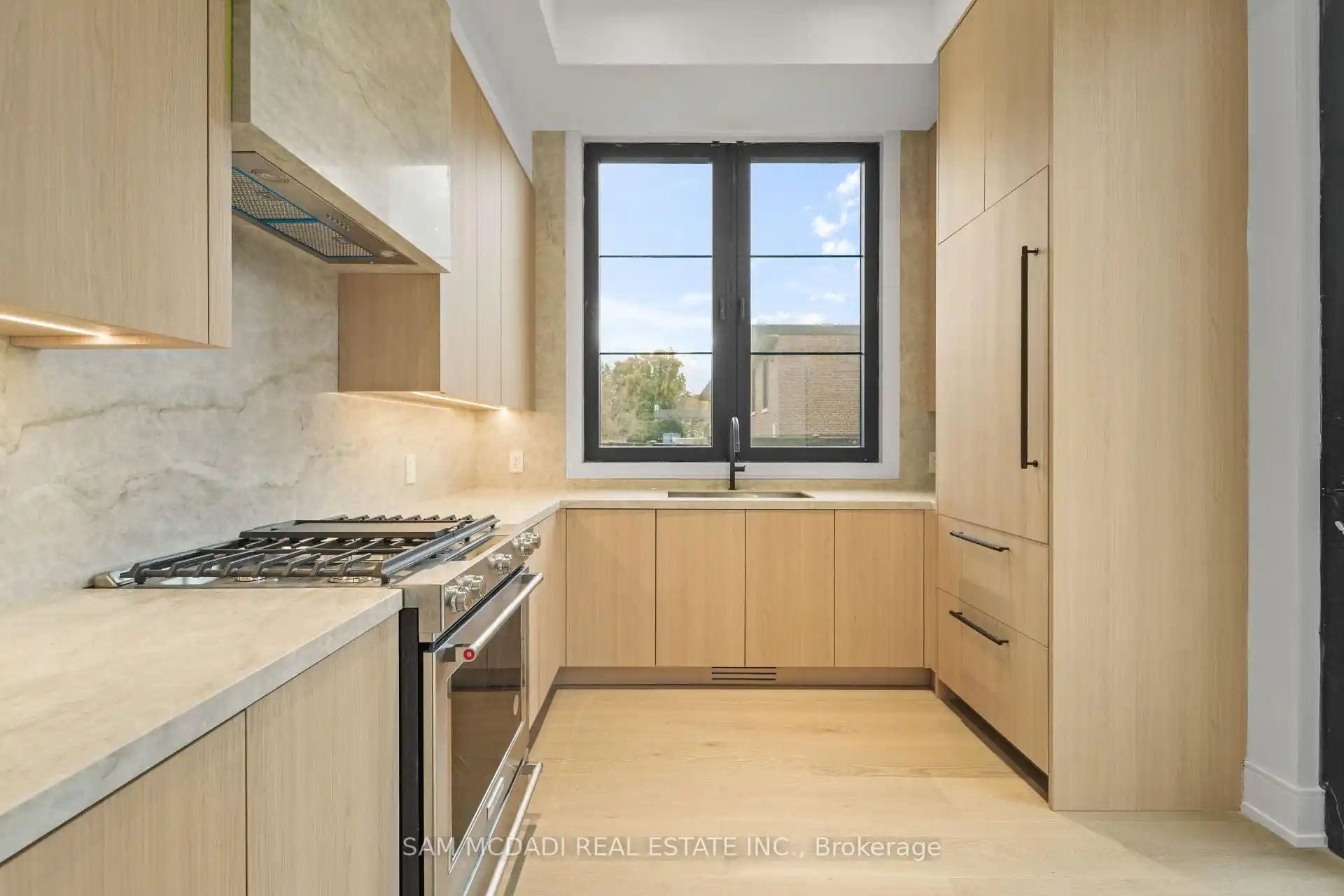 152 Third Line, Oakville (W12821740) – image 14