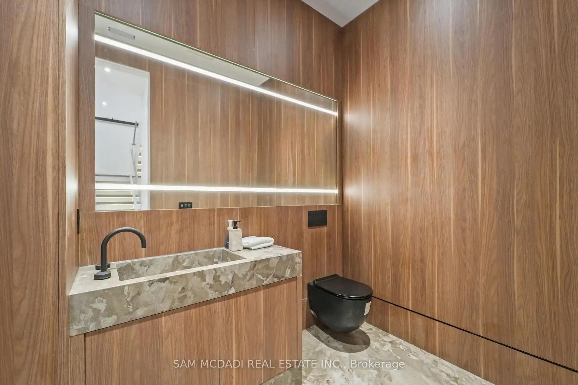 152 Third Line, Oakville (W12821740) – image 16