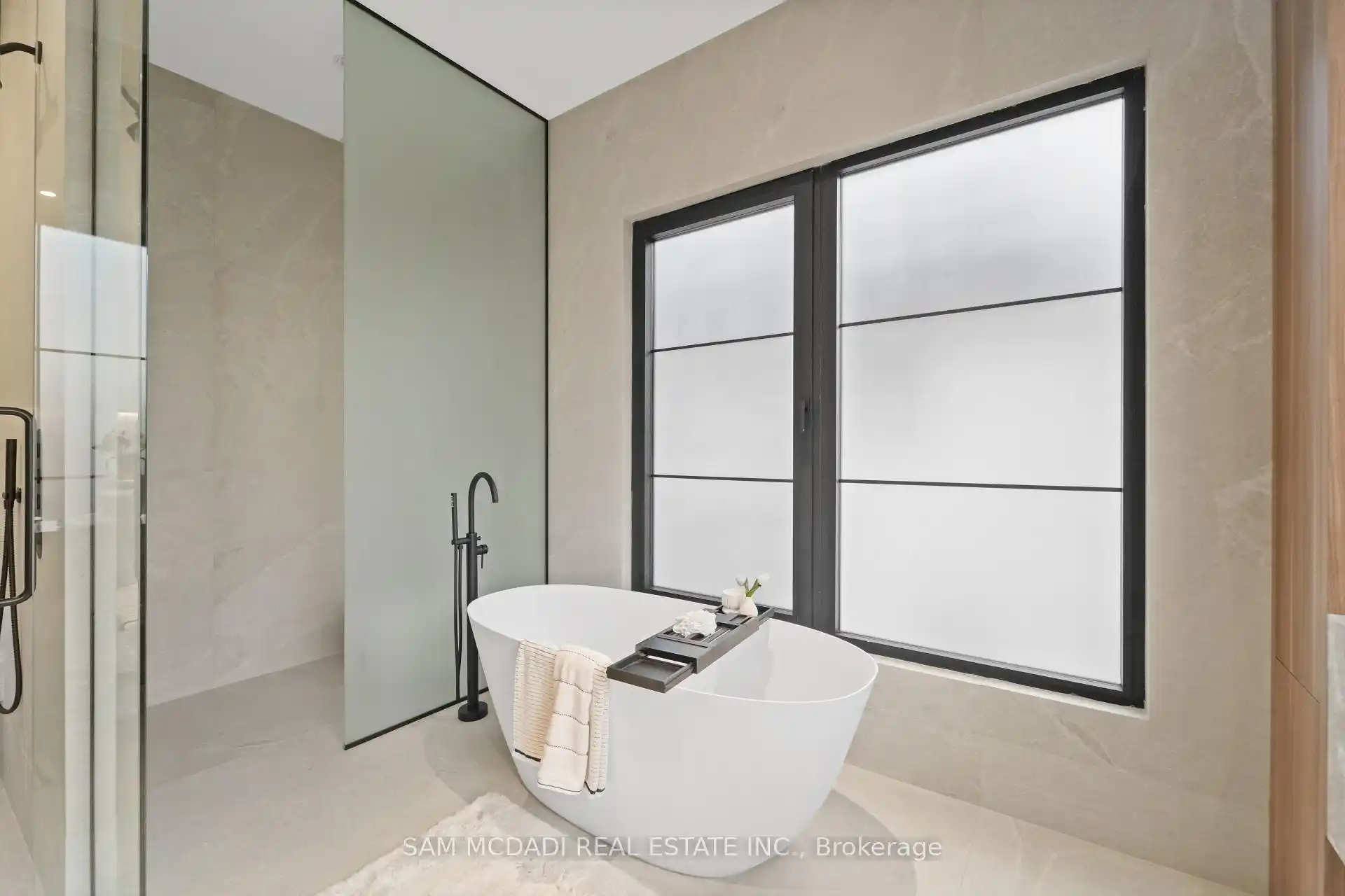 152 Third Line, Oakville (W12821740) – image 25