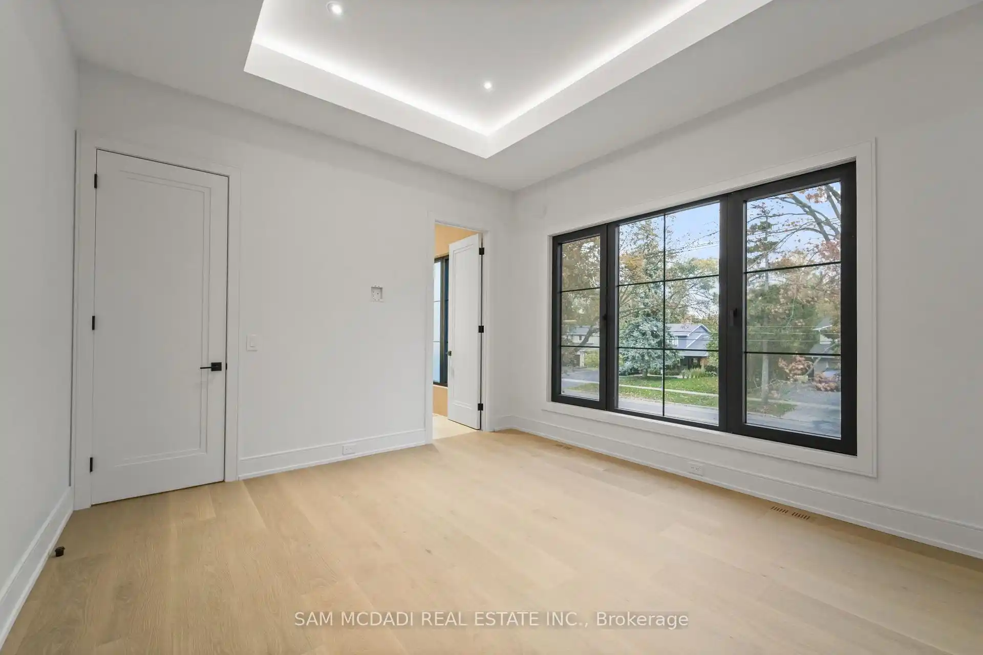 152 Third Line, Oakville (W12821740) – image 28
