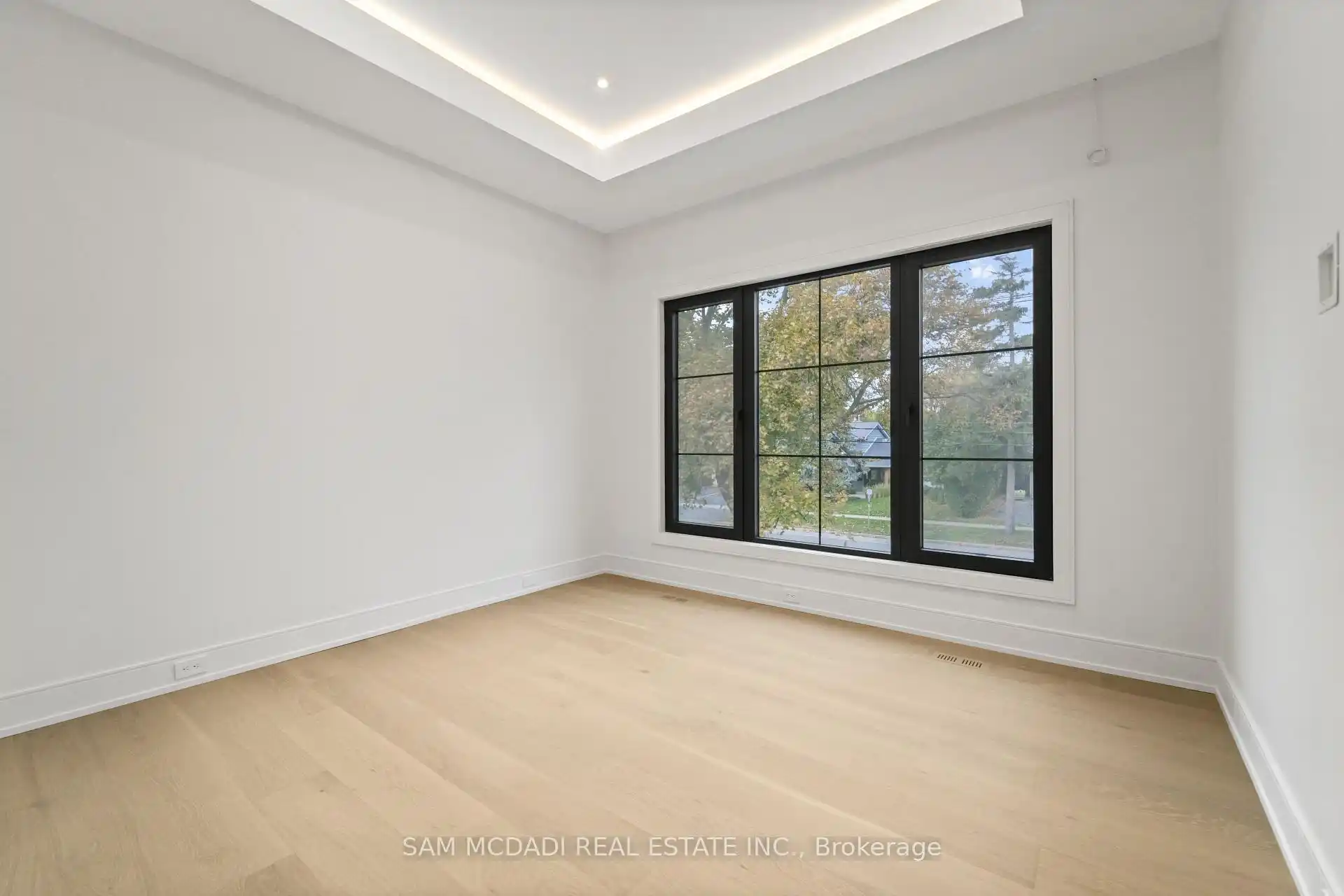 152 Third Line, Oakville (W12821740) – image 30