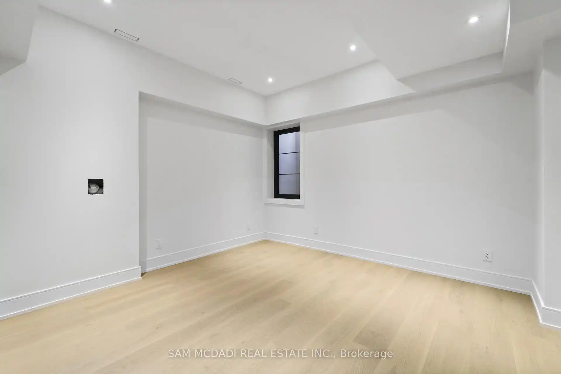 152 Third Line, Oakville (W12821740) – image 33