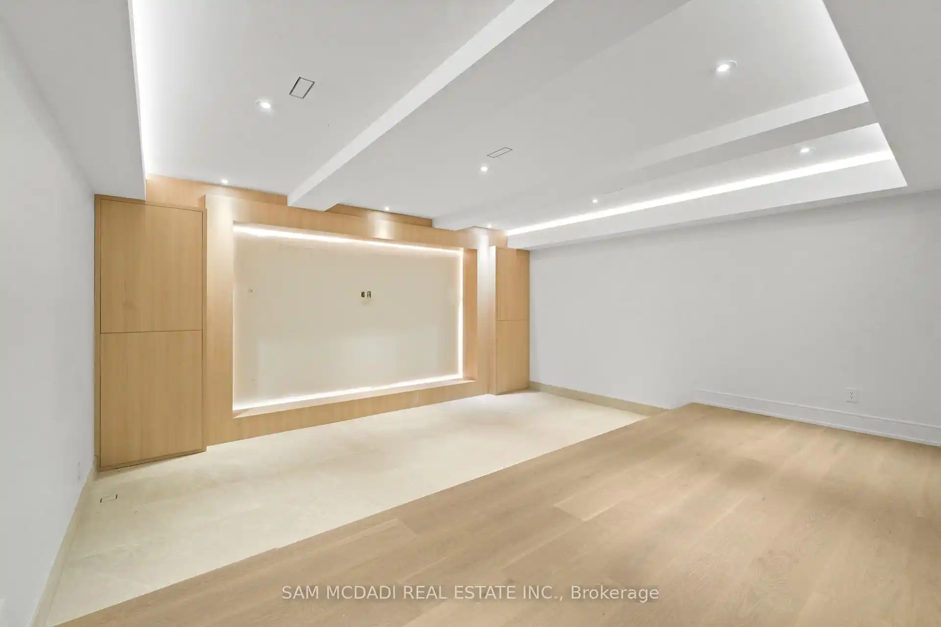 152 Third Line, Oakville (W12821740) – image 34