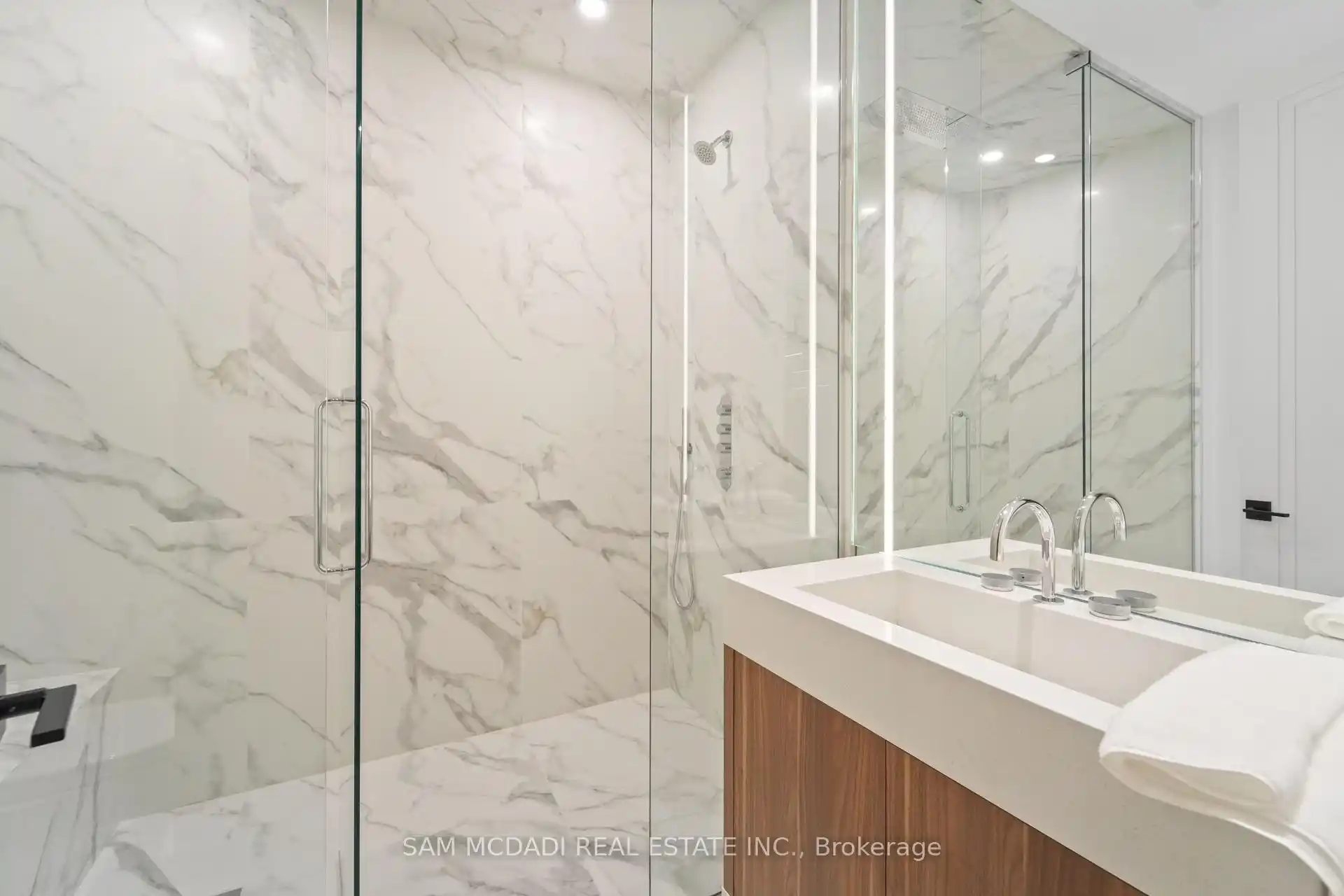 152 Third Line, Oakville (W12821740) – image 36