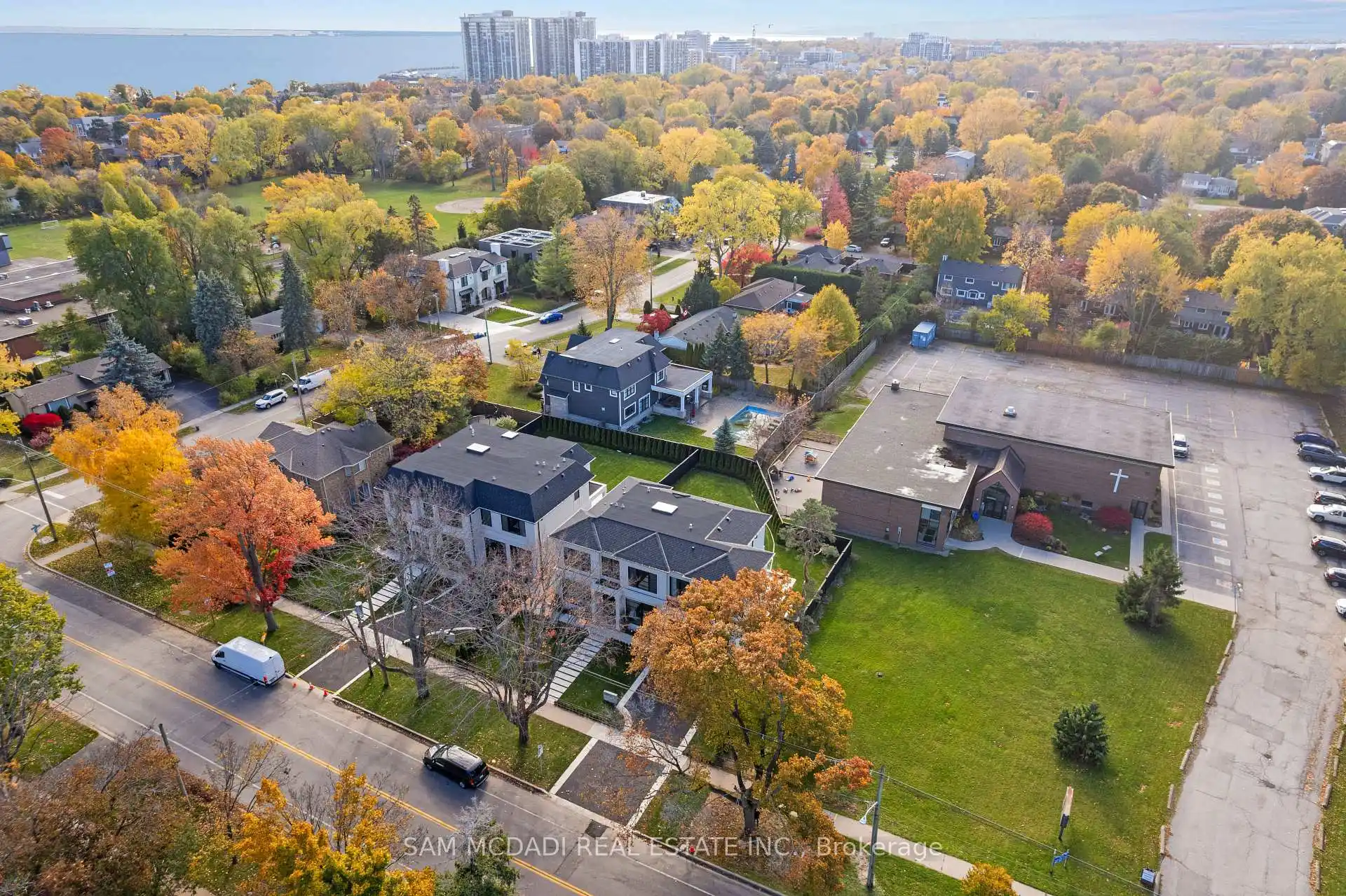 152 Third Line, Oakville (W12821740) – image 49