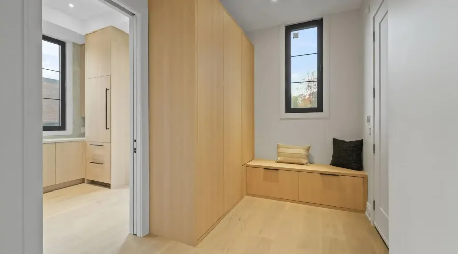 152 Third Line 152 Third Line, Oakville, Ontario, L6L 3Z8, Canada, 4 Bedrooms Bedrooms, ,6 BathroomsBathrooms,Residential,For Sale,152 Third Line,1989798