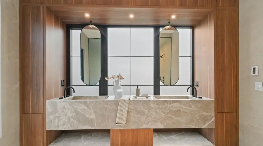 152 Third Line 152 Third Line, Oakville, Ontario, L6L 3Z8, Canada, 4 Bedrooms Bedrooms, ,6 BathroomsBathrooms,Residential,For Sale,152 Third Line,1989798