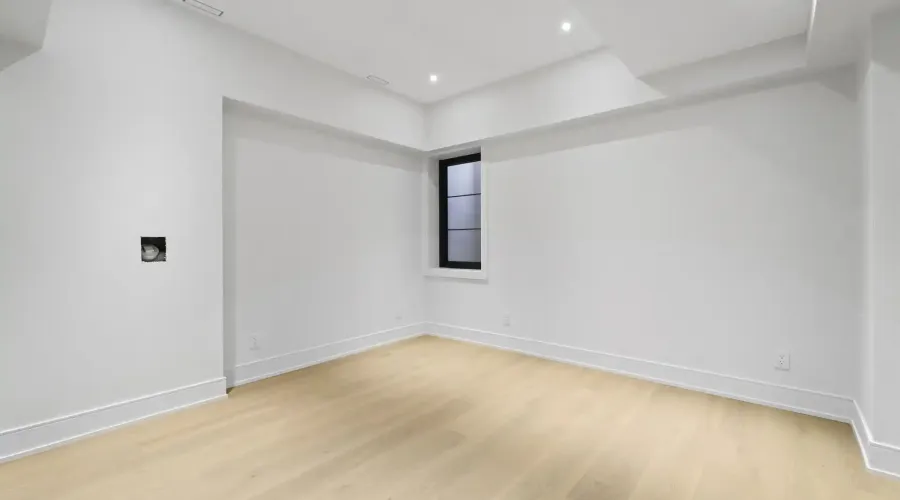 152 Third Line 152 Third Line, Oakville, Ontario, L6L 3Z8, Canada, 4 Bedrooms Bedrooms, ,6 BathroomsBathrooms,Residential,For Sale,152 Third Line,1989798