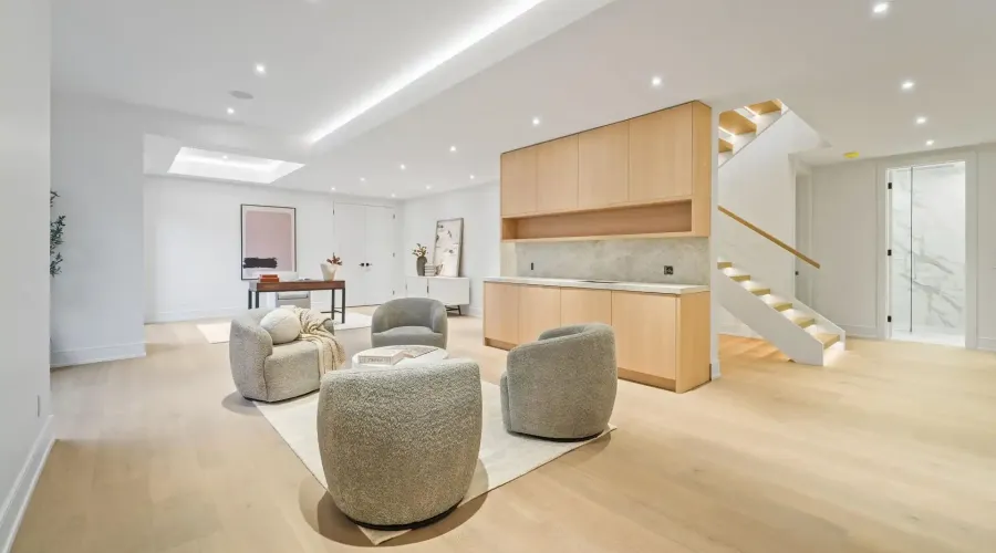 152 Third Line 152 Third Line, Oakville, Ontario, L6L 3Z8, Canada, 4 Bedrooms Bedrooms, ,6 BathroomsBathrooms,Residential,For Sale,152 Third Line,1989798