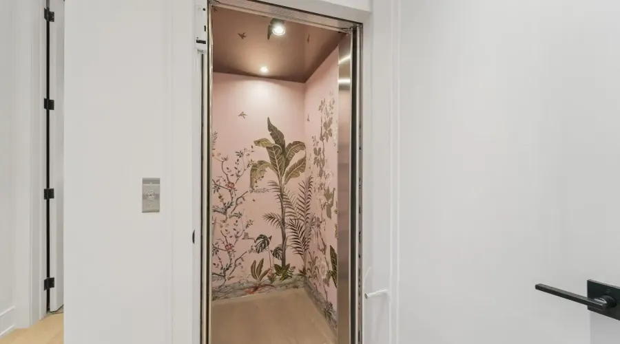 152 Third Line 152 Third Line, Oakville, Ontario, L6L 3Z8, Canada, 4 Bedrooms Bedrooms, ,6 BathroomsBathrooms,Residential,For Sale,152 Third Line,1989798