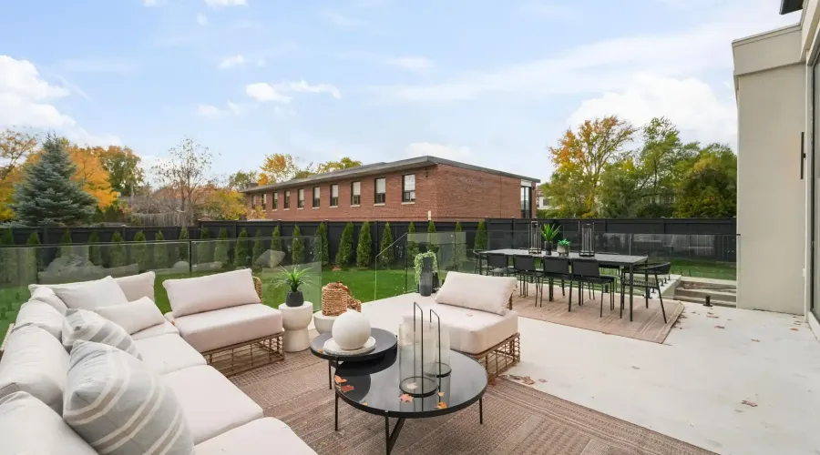 152 Third Line 152 Third Line, Oakville, Ontario, L6L 3Z8, Canada, 4 Bedrooms Bedrooms, ,6 BathroomsBathrooms,Residential,For Sale,152 Third Line,1989798