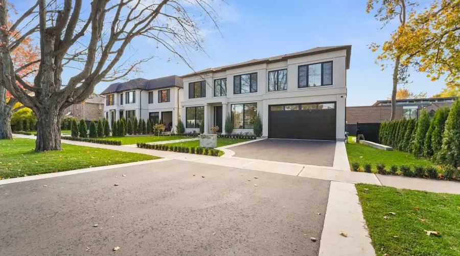 152 Third Line 152 Third Line, Oakville, Ontario, L6L 3Z8, Canada, 4 Bedrooms Bedrooms, ,6 BathroomsBathrooms,Residential,For Sale,152 Third Line,1989798