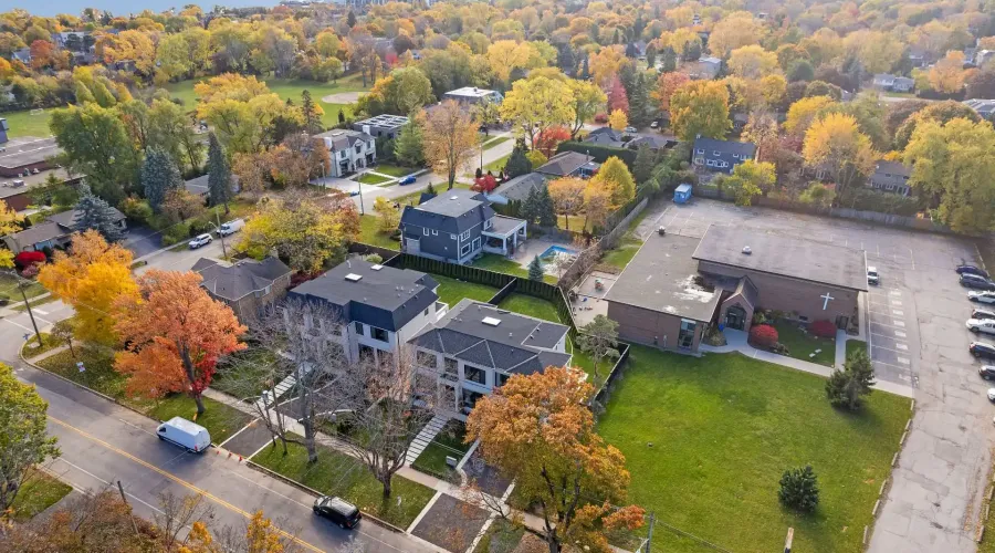 152 Third Line 152 Third Line, Oakville, Ontario, L6L 3Z8, Canada, 4 Bedrooms Bedrooms, ,6 BathroomsBathrooms,Residential,For Sale,152 Third Line,1989798