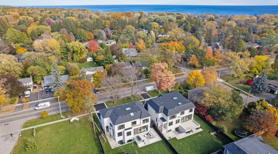 152 Third Line 152 Third Line, Oakville, Ontario, L6L 3Z8, Canada, 4 Bedrooms Bedrooms, ,6 BathroomsBathrooms,Residential,For Sale,152 Third Line,1989798