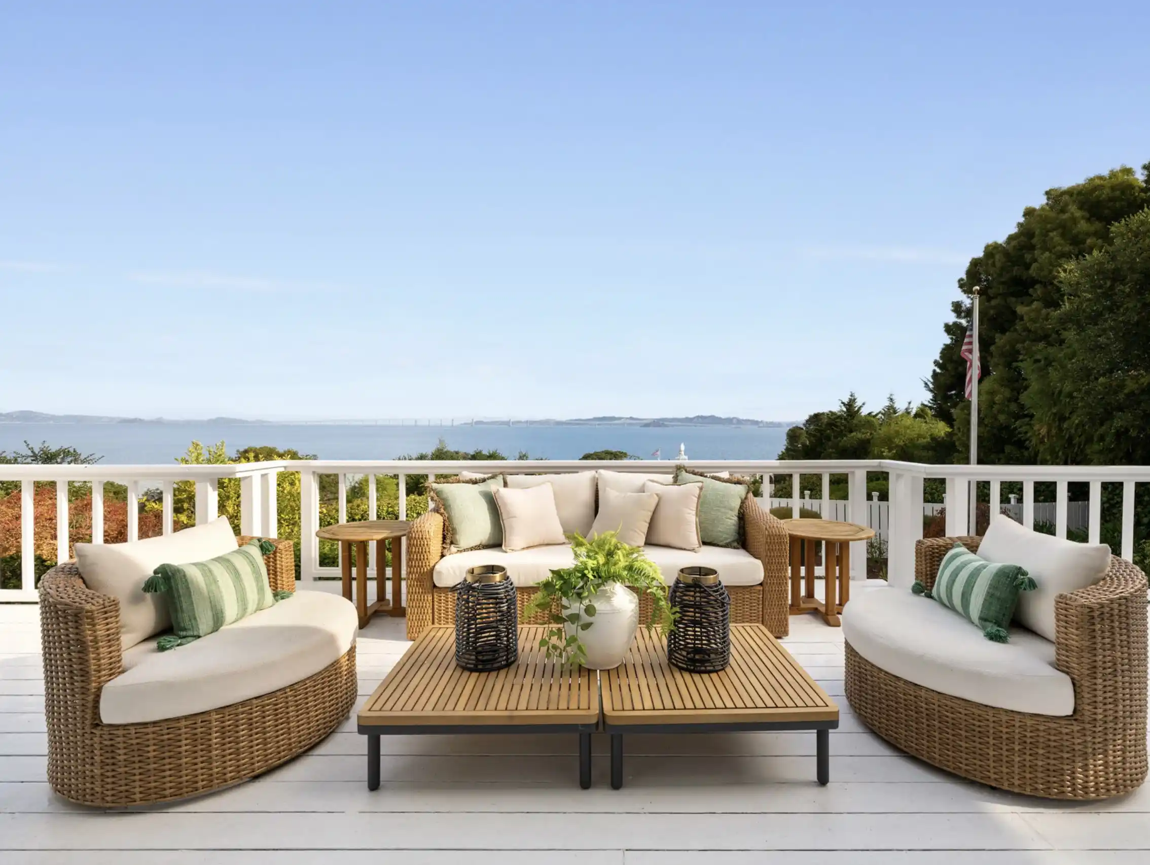 Waterfront Seafirth Estates Retreat with Stunning Bay Views – image 10