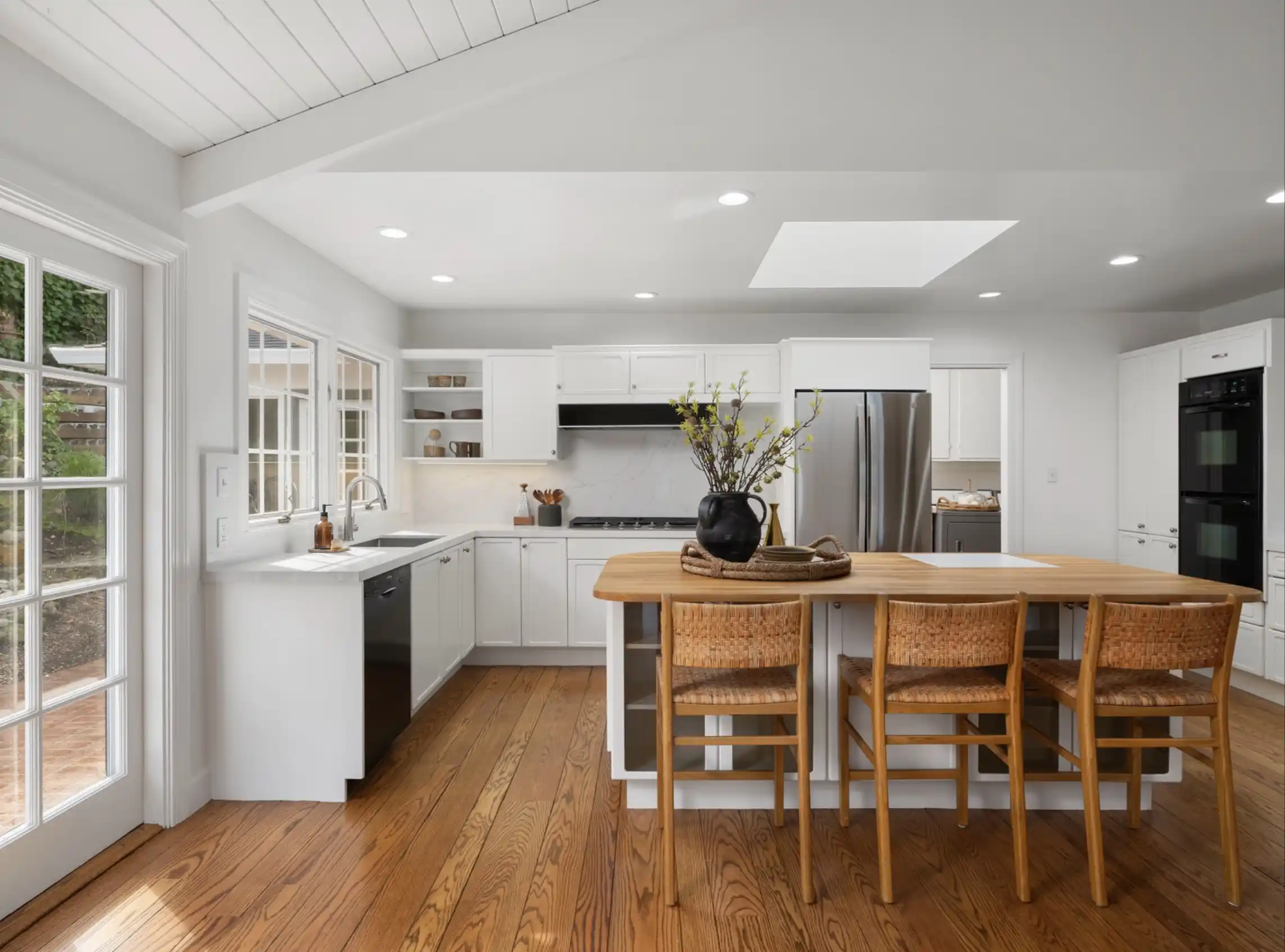 Waterfront Seafirth Estates Retreat with Stunning Bay Views – image 9
