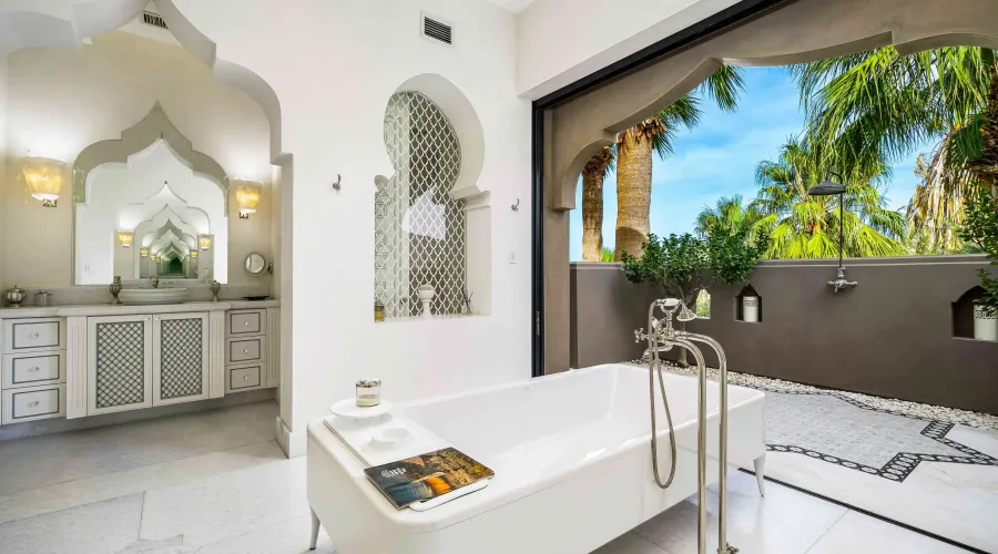 California, United States, 5 Bedrooms Bedrooms, ,7 BathroomsBathrooms,Residential,For Sale,1990053
