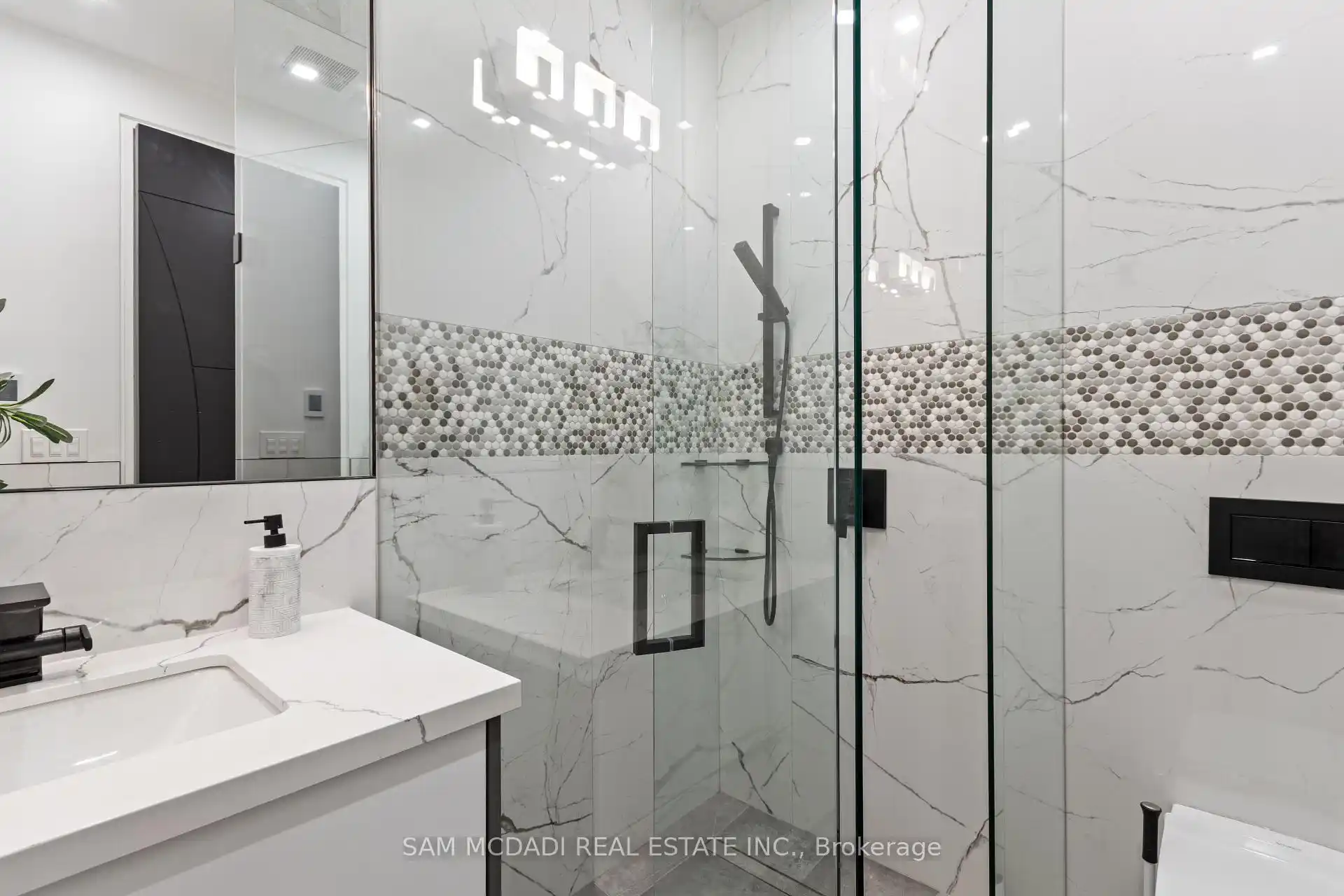 112 Elton Park Road, Oakville (W12539428) – image 18
