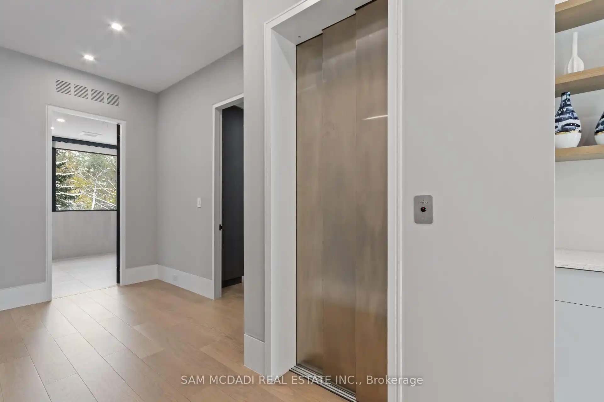 112 Elton Park Road, Oakville (W12539428) – image 19