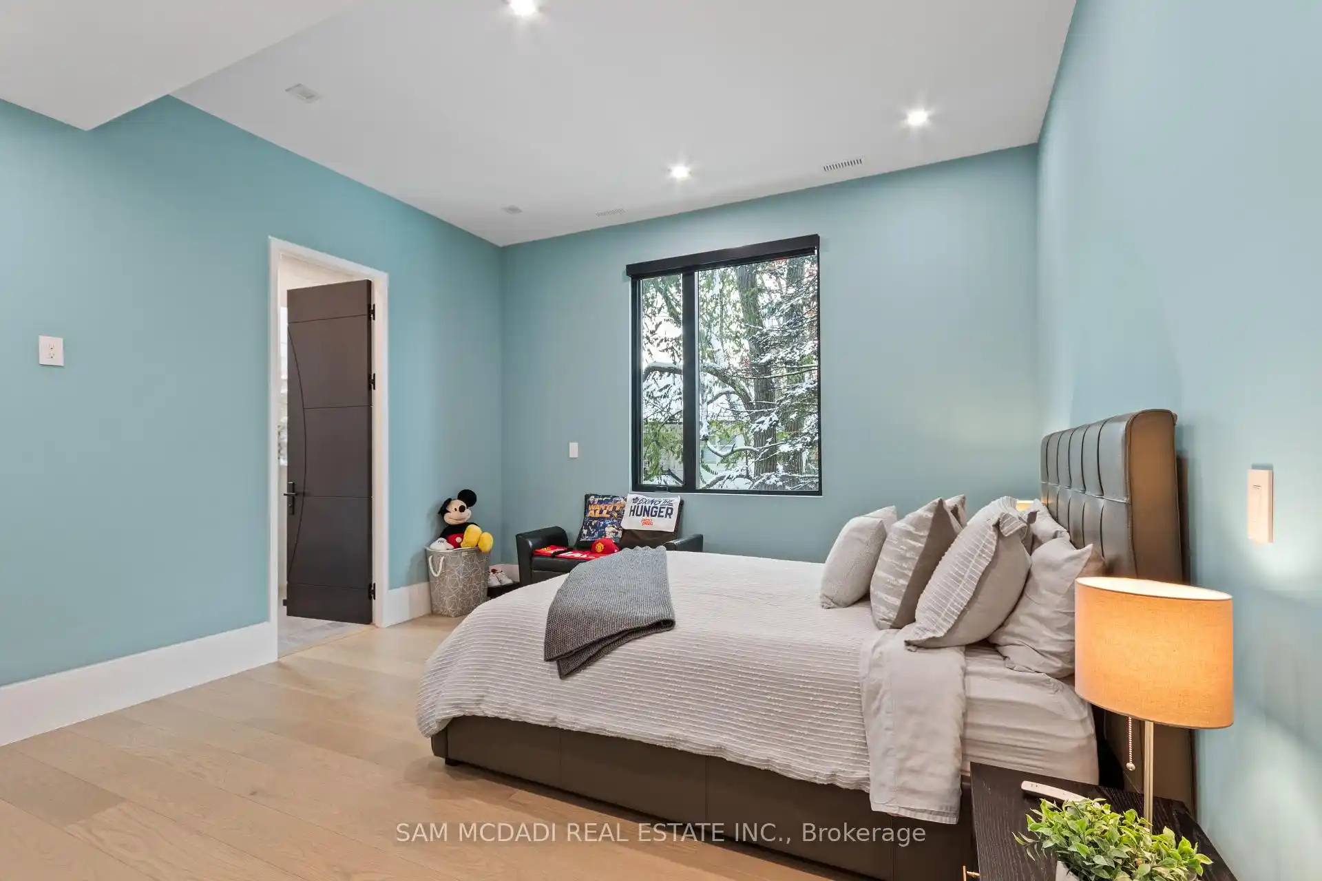 112 Elton Park Road, Oakville (W12539428) – image 20