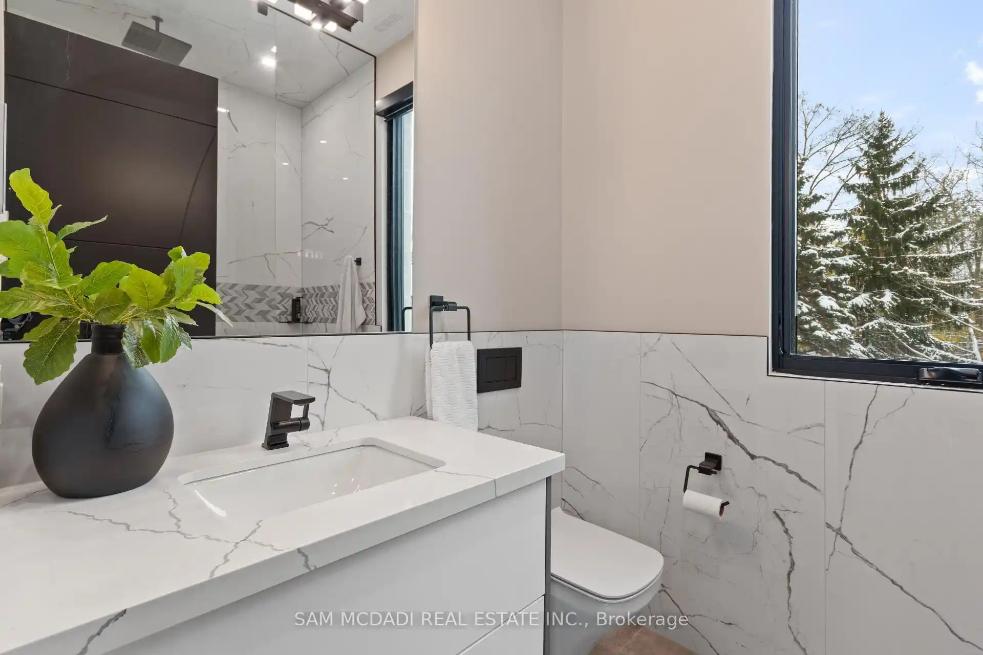 112 Elton Park Road, Oakville (W12539428) – image 21