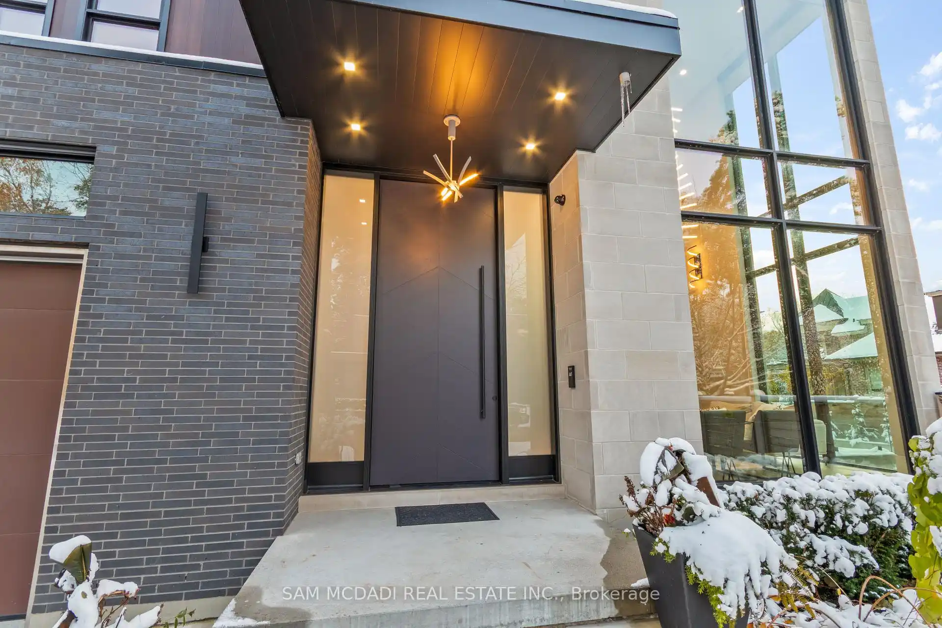 112 Elton Park Road, Oakville (W12539428) – image 3