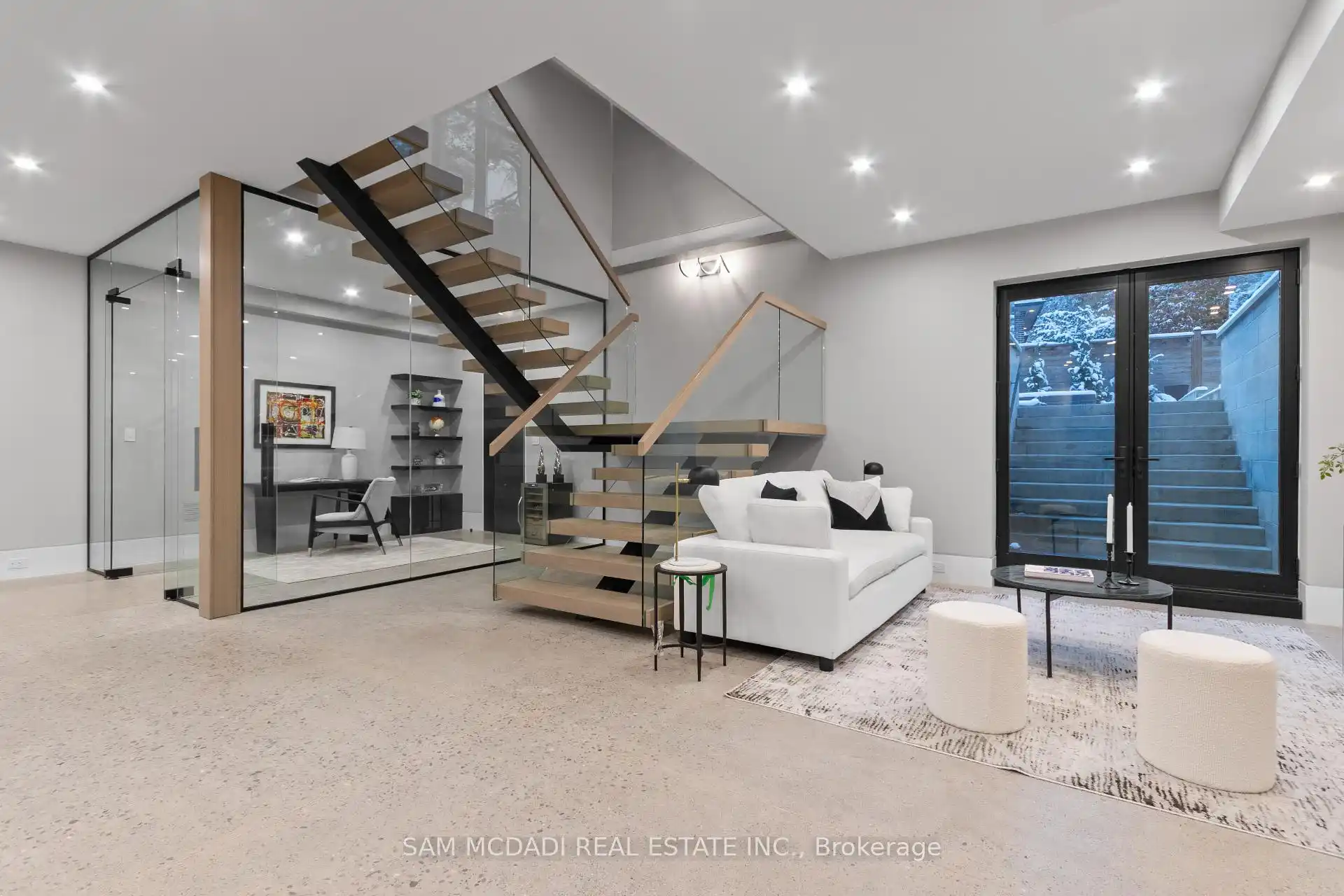 112 Elton Park Road, Oakville (W12539428) – image 38