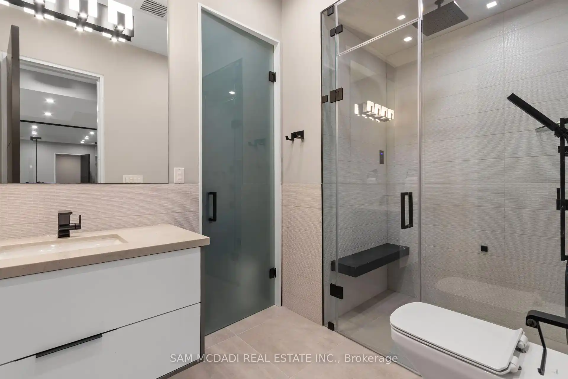 112 Elton Park Road, Oakville (W12539428) – image 43