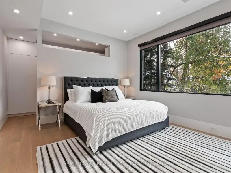 112 Elton Park Road, Oakville (W12539428) – image 10