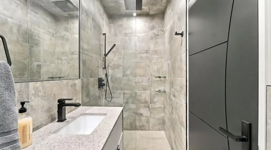 112 Elton Park Road, Oakville, Ontario, L6J 4C1, Canada, 4 Bedrooms Bedrooms, ,8 BathroomsBathrooms,Residential,For Sale,112 Elton Park Road,1990366