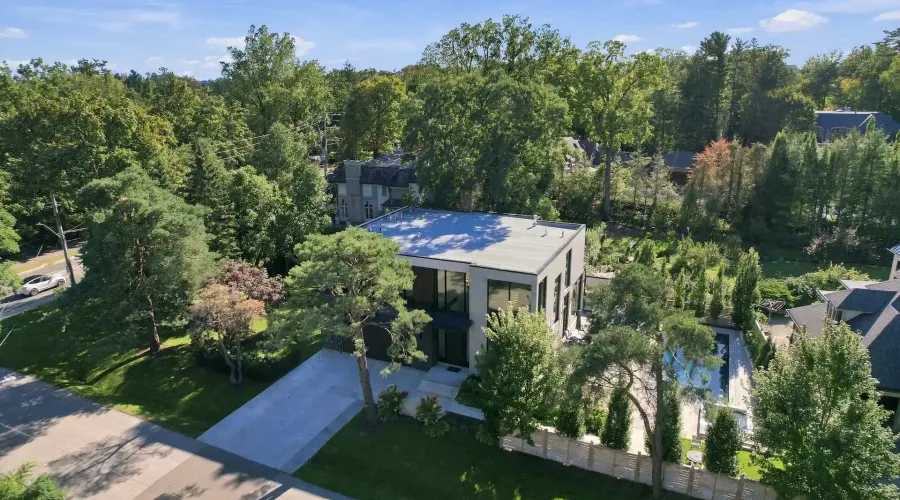 112 Elton Park Road, Oakville, Ontario, L6J 4C1, Canada, 4 Bedrooms Bedrooms, ,8 BathroomsBathrooms,Residential,For Sale,112 Elton Park Road,1990366