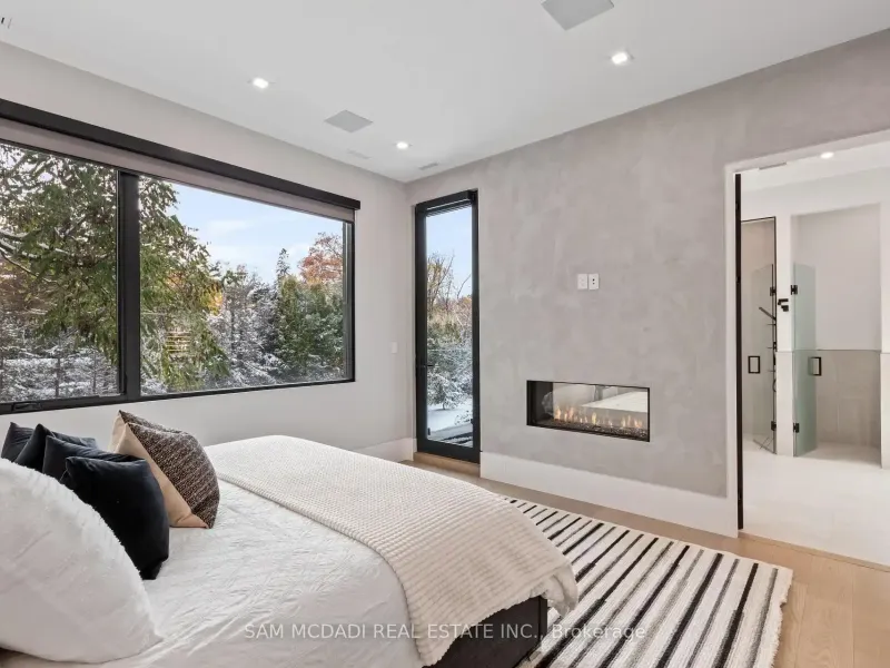 112 Elton Park Road, Oakville (W12539428) – image 11