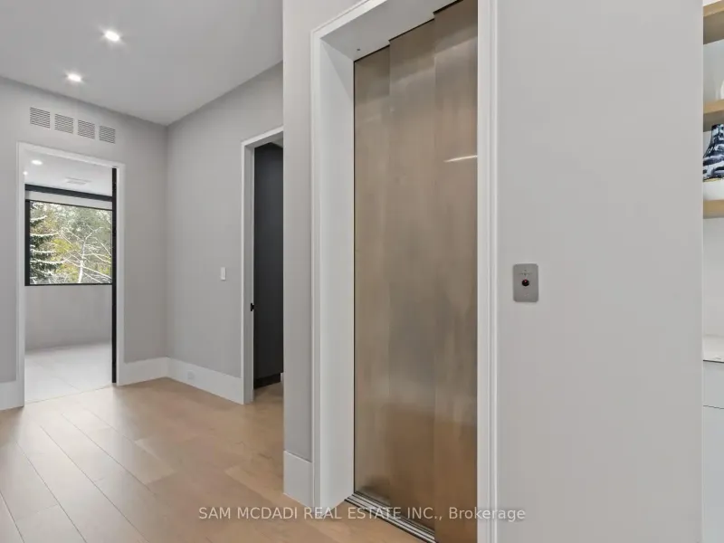 112 Elton Park Road, Oakville (W12539428) – image 19