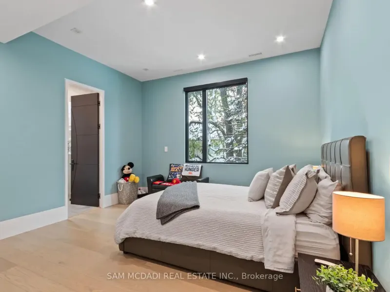 112 Elton Park Road, Oakville (W12539428) – image 20