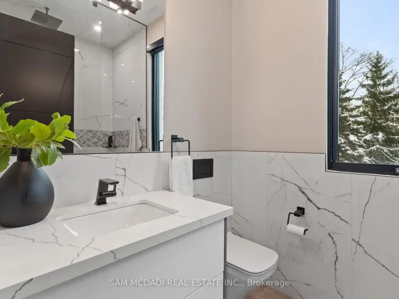 112 Elton Park Road, Oakville (W12539428) – image 21