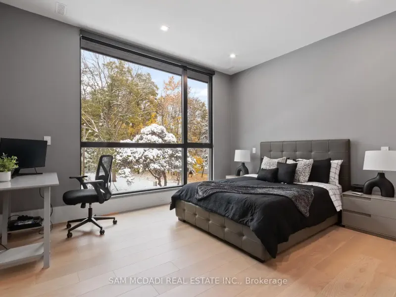 112 Elton Park Road, Oakville (W12539428) – image 23