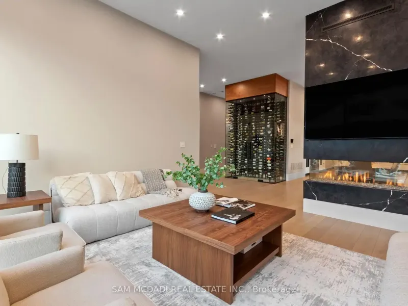 112 Elton Park Road, Oakville (W12539428) – image 30