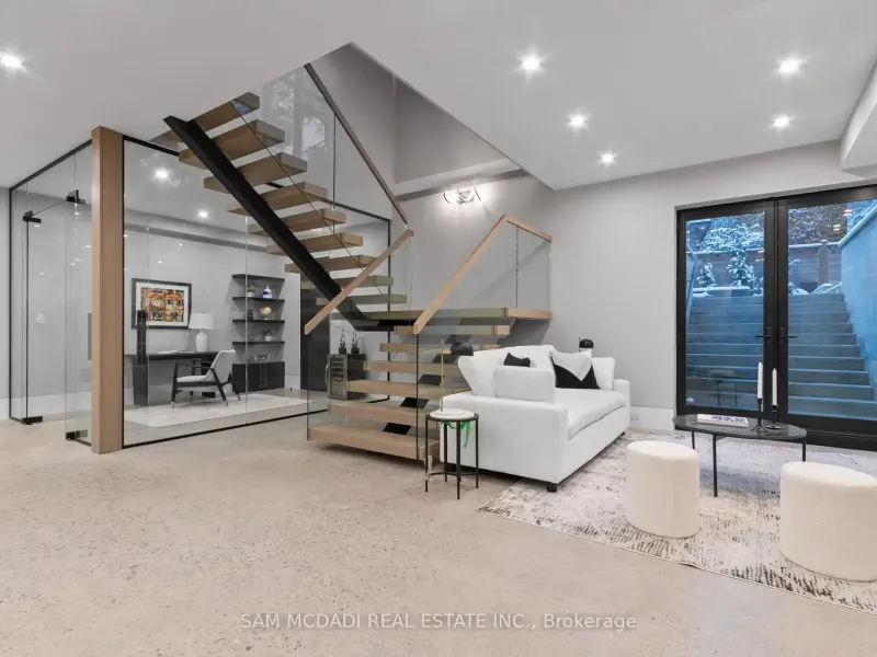 112 Elton Park Road, Oakville (W12539428) – image 38
