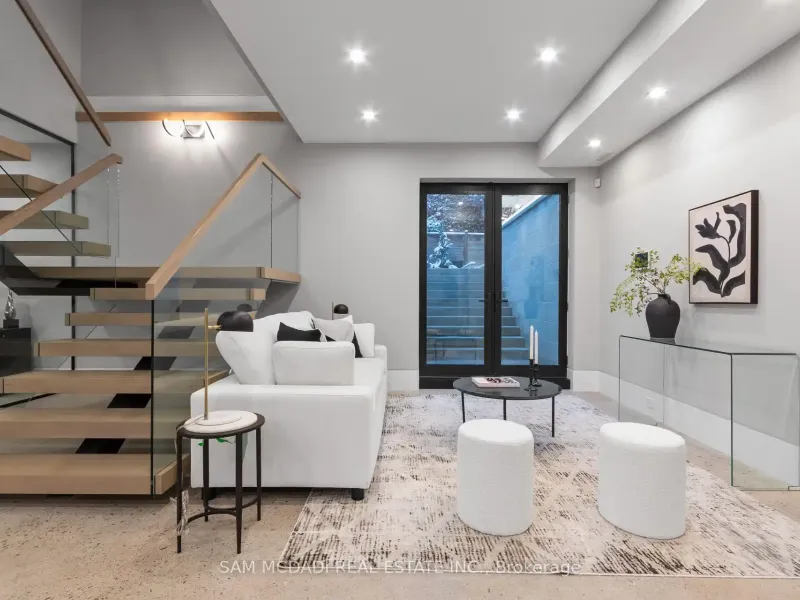 112 Elton Park Road, Oakville (W12539428) – image 39
