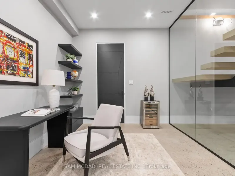 112 Elton Park Road, Oakville (W12539428) – image 41