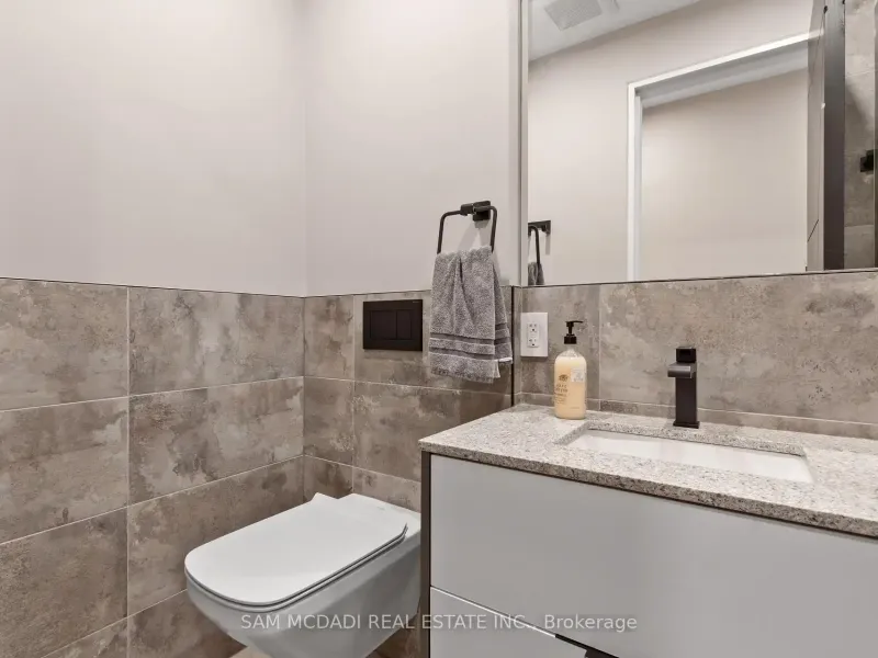 112 Elton Park Road, Oakville (W12539428) – image 42