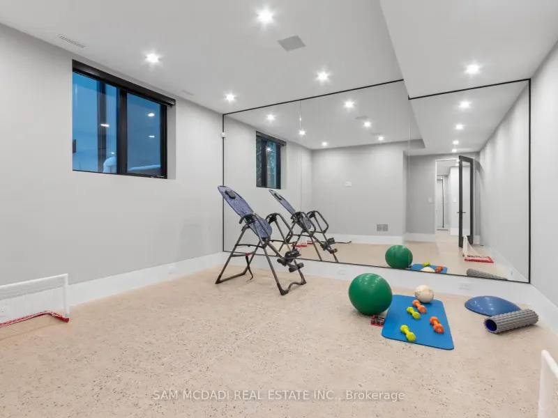 112 Elton Park Road, Oakville (W12539428) – image 44